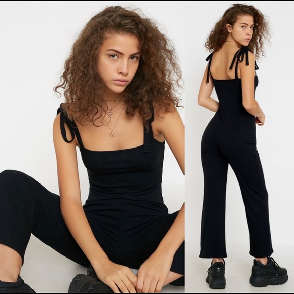 Urban Outfitters Pants - NWOT Urban Outfitters Tie Shoulder Jumpsuit